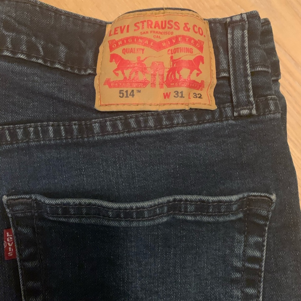 2 pairs Levi’s men’s dark denim 31 w gently worn